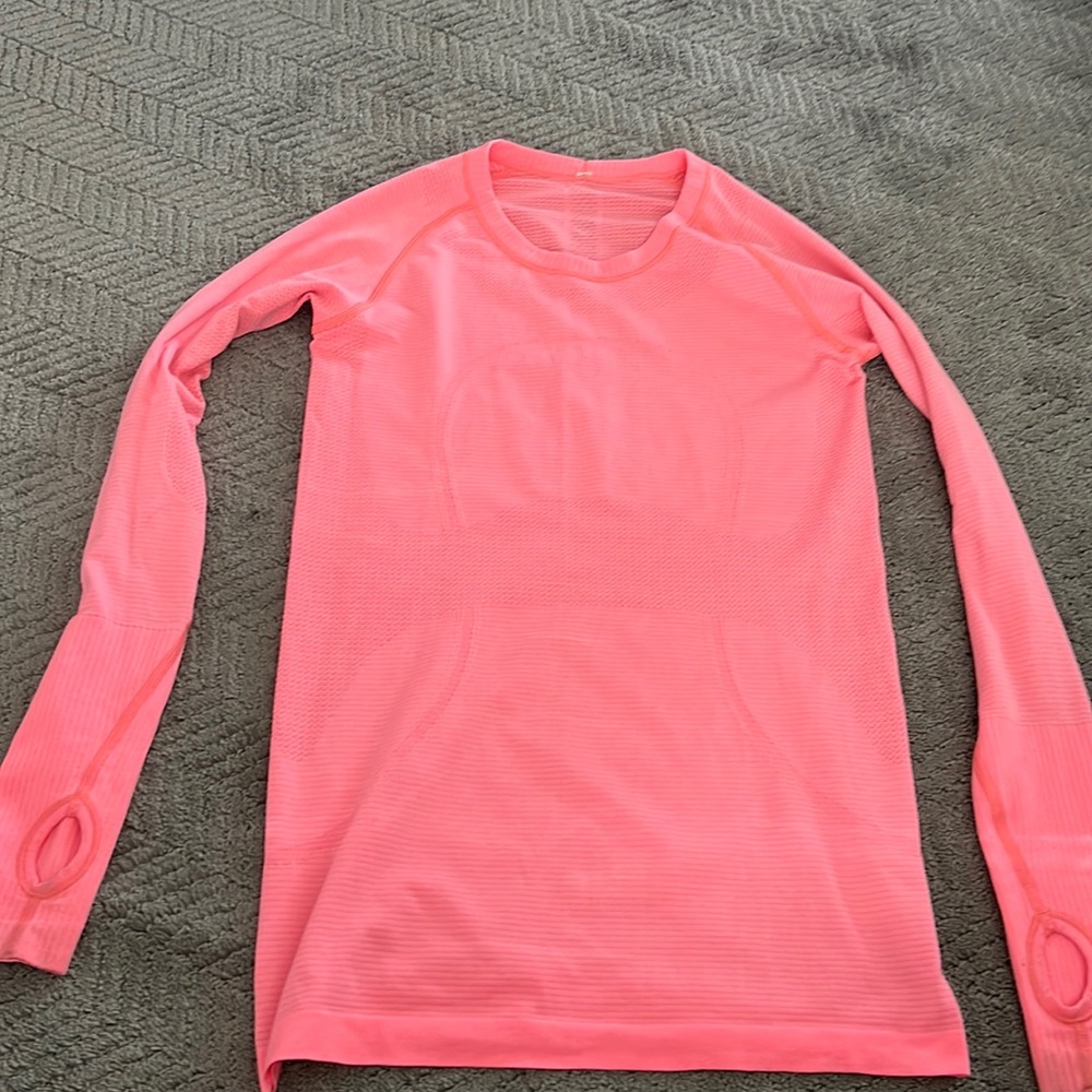 Lululemon Swiftly Tech Long Sleeve Crew Size 6 Coral